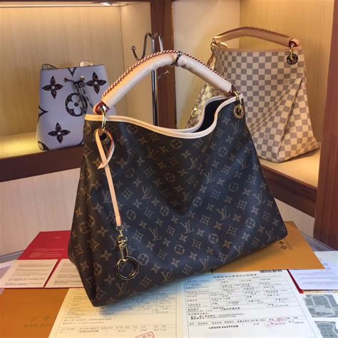 m44869 louis vuitton